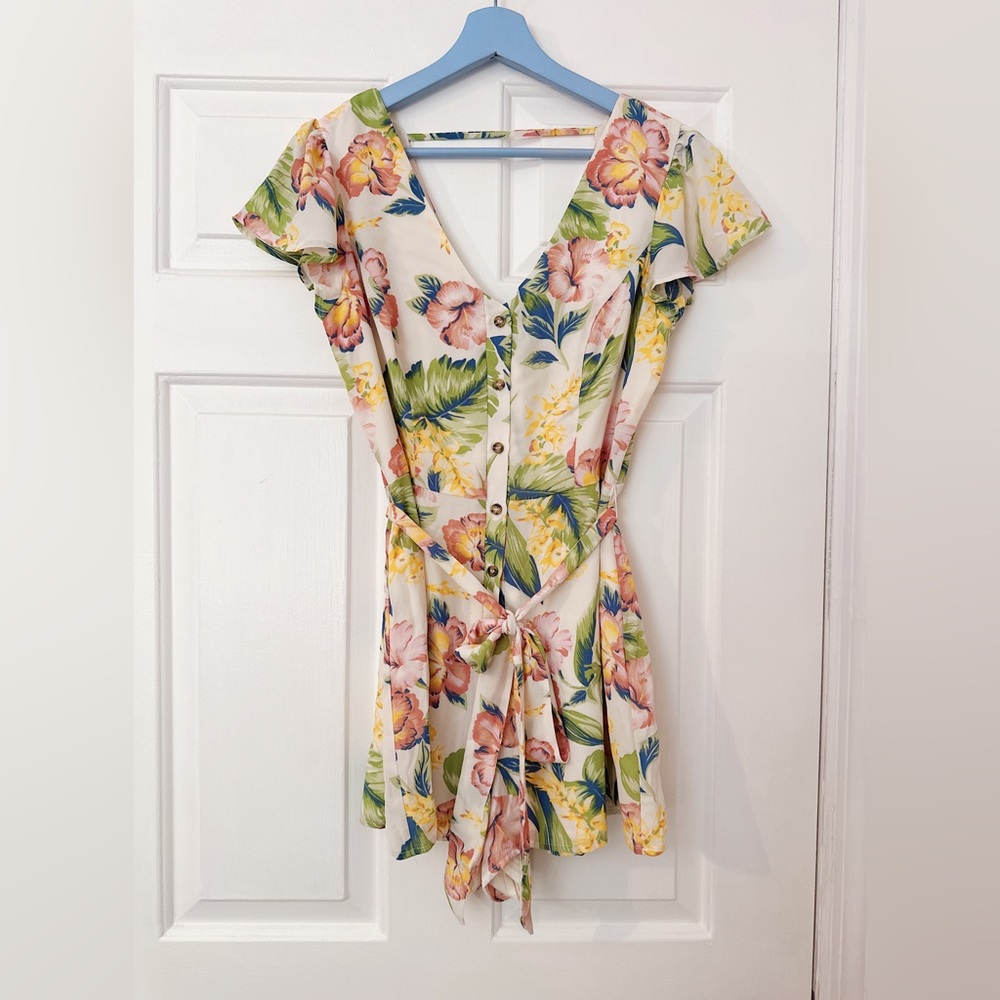 Size M Tropical Floral Romper.